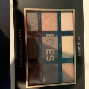 NWT profusion 9 color eyeshadow palette 🌟